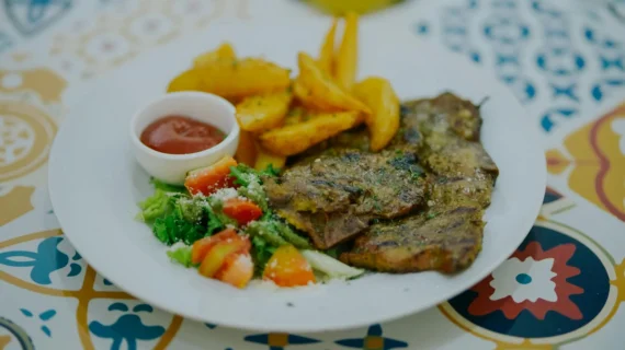 Kambing Guling Rendah Kolesterol: Tips Aqiqah Sehat & Berkah